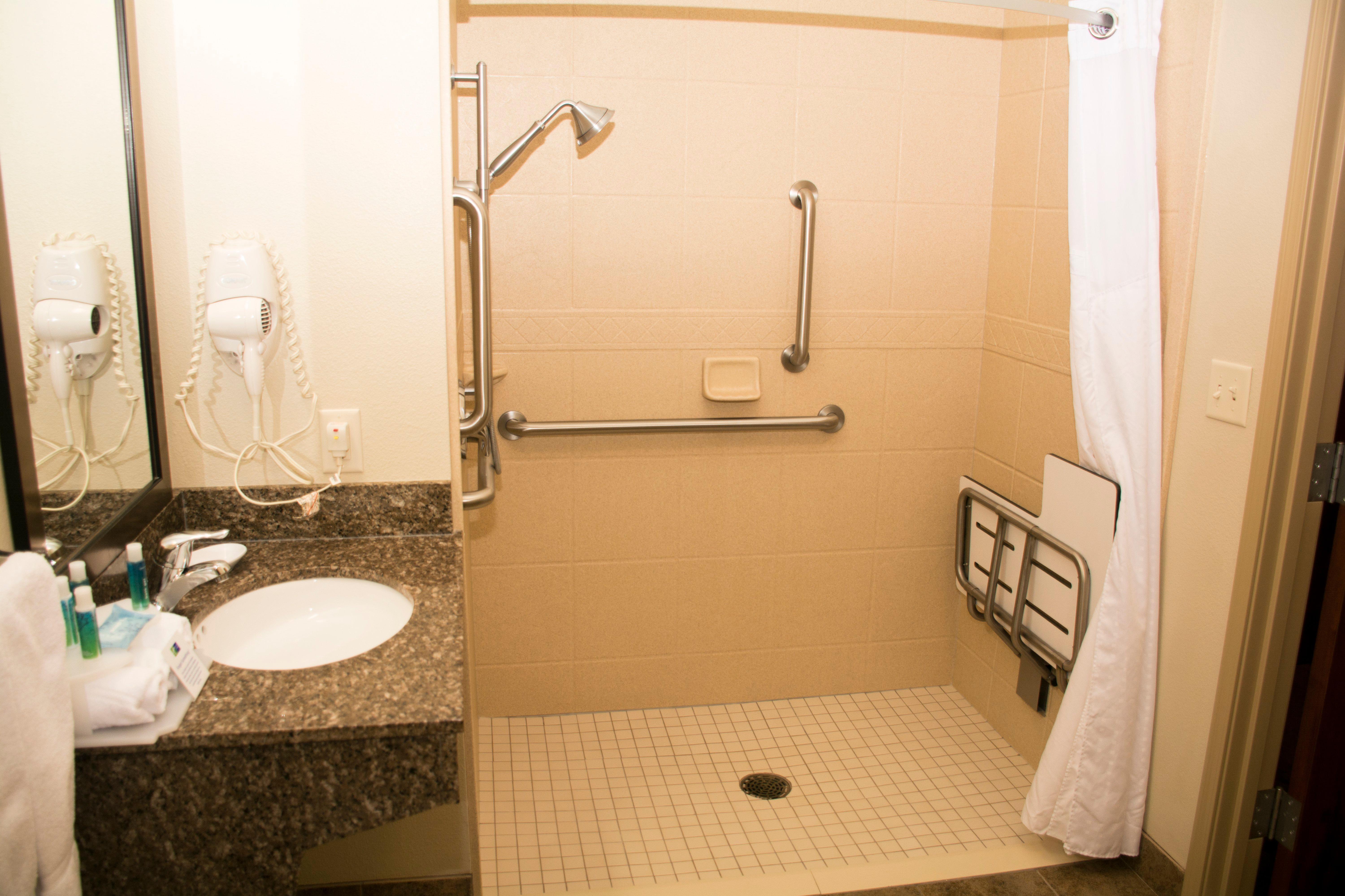 Holiday Inn Express & Suites - Mason City By Ihg Exterior foto