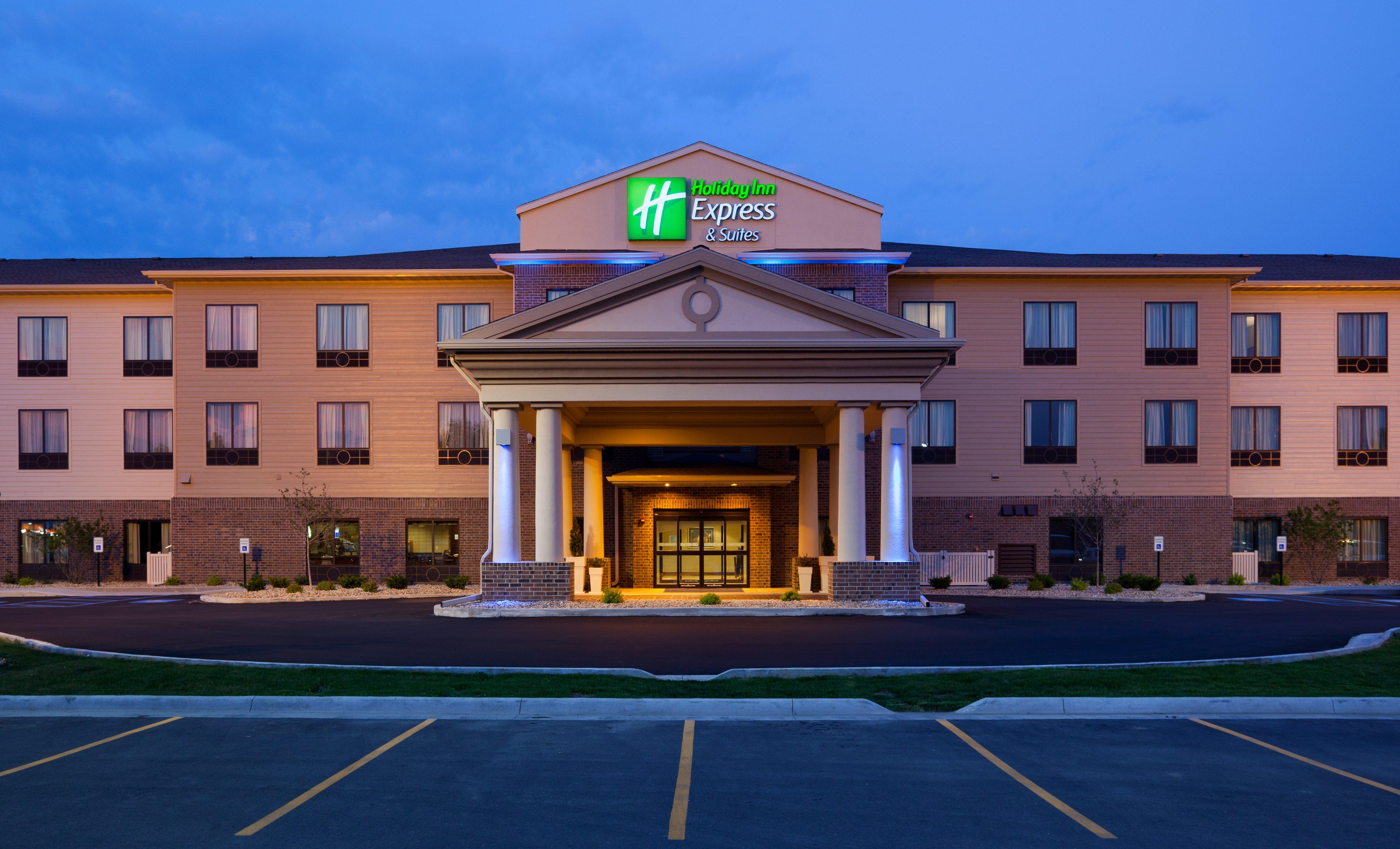 Holiday Inn Express & Suites - Mason City By Ihg Exterior foto