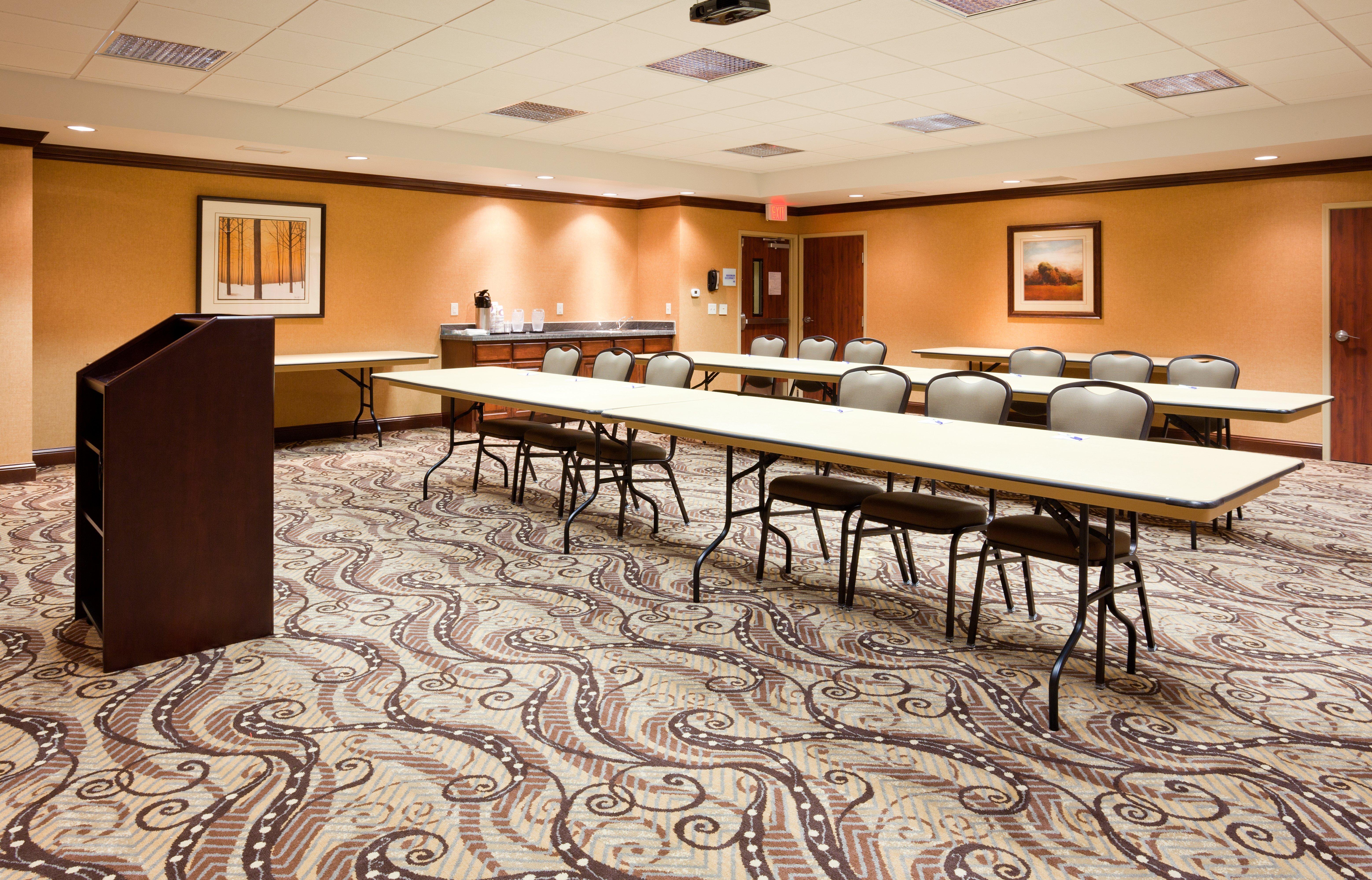 Holiday Inn Express & Suites - Mason City By Ihg Exterior foto