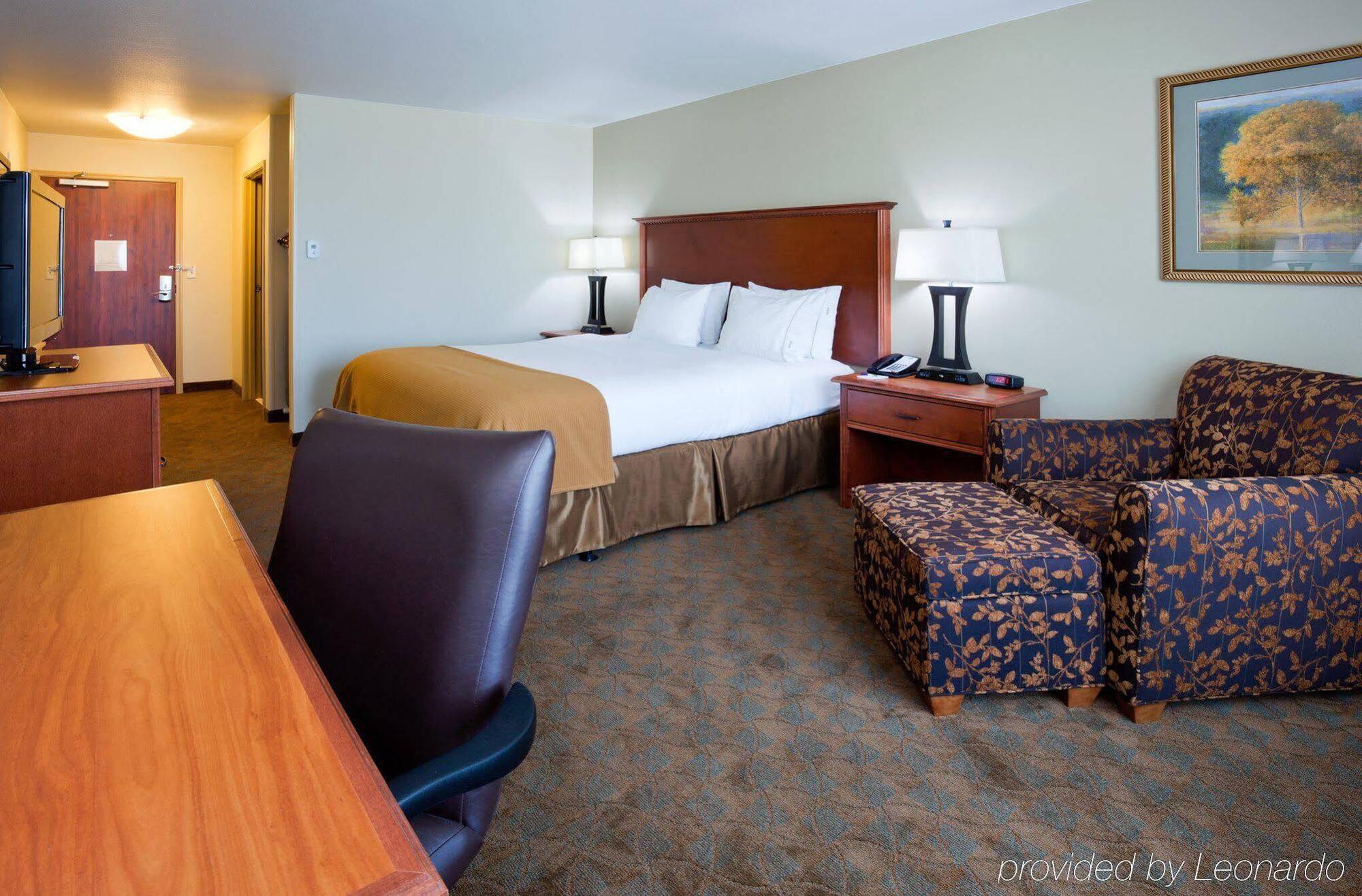 Holiday Inn Express & Suites - Mason City By Ihg Exterior foto